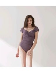 ミコモリmikomoriベロアピンク ワンピース水着 Vネック小嶋陽菜