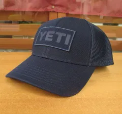 【SALE】日本未発売：希少モデル！YETI（イエティ）！2006年・アメリカ：テキサス州で誕生！世界最高峰のプレミアム・アウトドアギア・ブランド！YETI（USA）LOW・PRO・LOGO・TRUCKER・CAPのサムネイル