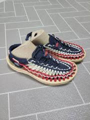 未使用級✨️ KEEN ユニークサンダル ネイビー / レッド 24.5 - メルカリ