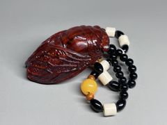 紫檀【富甲天下】手に馴染む置き彫り 木彫り 亀 ペンダントトップ