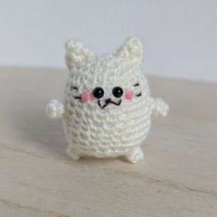 あみぐるみ　ちびねこ　猫　グレー　ひげひげ　ストラップ　ハンドメイド あみぐるみ ちびねこ 猫 グレー ひげひげ ストラップ ハンドメイド