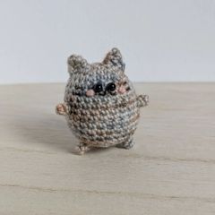 あみぐるみ ちびねこ 猫 グレー ひげ ストラップ ハンドメイド - メルカリ