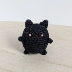 ハンドメイド あみぐるみ ネコ ストラップ 白黒猫 - メルカリ