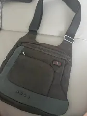 トゥミ Tumi 正規品 メンズ クロスバッグ ショルダーバッグ バッグ ブラウンのサムネイル