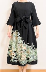 ありあり☆着物リメイク　黒留袖　ロングワンピース　　鮮やか花々　作家物 一点物 着物リメイク ロングワンピース ドレス 黒留袖 正絹 花柄