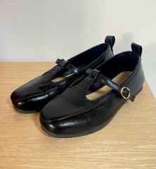 美品 エコー ECCO レザーTストラップシューズ 黒 コンフォート 幅広 3E