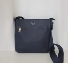 (新モデル)monsac バッグ ほぼ新品のサムネイル