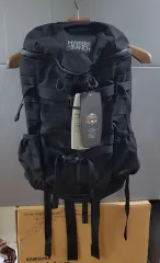 ミステリーランチ バックパック ブラック S/Mのサムネイル