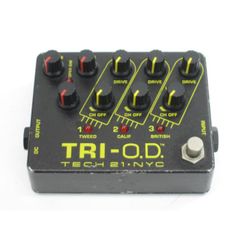 Voodoo Lab TREMOLO赤基盤 ギターエフェクター USA製トレモロ - メルカリ