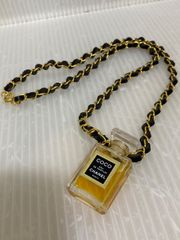 CHANELシャネル N°5 EAU DE PARFUM 香水 ネックレス８割残 CHANELシャネル N°5 EAU DE PARFUM 香水 ネックレス8割残 - メルカリ