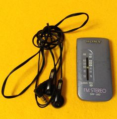 SONY ポータブルAM/FMラジオ SRF-M98 イヤホン付き - メルカリ