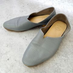 美品】que shoes キュー プレーン plainレザー スリッポン L - メルカリ