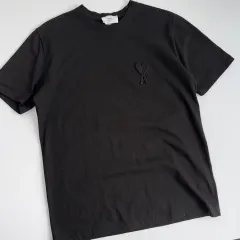 Ami アミ 톤온톤 ハートロゴ ブラック 半袖Tシャツのサムネイル