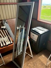 奈良県発業務用 全身ミラー スタンド付き キャスター付き 10台あり 店舗用 奈良県発業務用 全身ミラー スタンド付き キャスター付き 10台あり