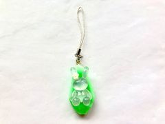 E64      ハンドメイド　レジン製      ストラップ      キーホルダー　ウサギ