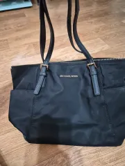 正規品 マイケルコース ブラック ナイロン ショルダーバッグ (状態良好)