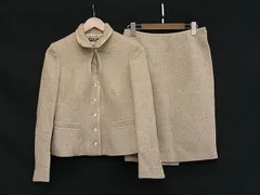 ■美品■ Salvatore Ferragamo フェラガモ ウール97％×ナイロン3％ セットアップ ジャケット スカート 洋服 ベージュ系 BP9050のサムネイル