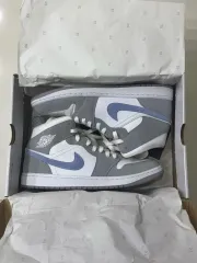 (新品) NIKE ジョーダン 1 ミッド ウルフ グレー 280 285のサムネイル
