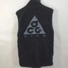 新品 未使用 NIKE ACG ボア フリースベスト 送料込み ビックロゴ