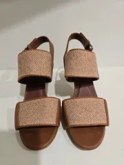ロロ・ピアーナ ヒール サンダル 出品のサムネイル