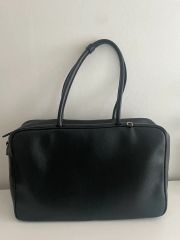 GODONLYKNOWS 岩田剛典 フェイクレザーハンドルバッグ ブラック - メルカリ