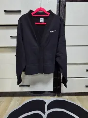 (正規品)NIKE ブラック オーバーサイズ クロップド カーディガンのサムネイル