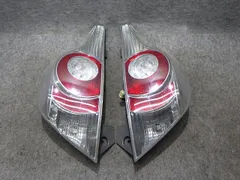 アクア　テール左右　NHP10　前期　52-252　81560-52693　ジャンク品　LED玉切れ無し　260620043のサムネイル