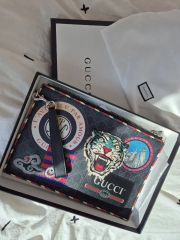 美品 GUCCI GGスプリーム ウルフ クラッチバッグ ショッパー付き 