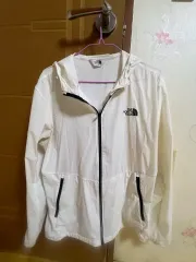 THE NORTH FACE ザノースフェイス ウィンドブレーカー アウター 白