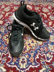 (270) UNDER ARMOUR アンダーアーマー チャージド アサート 9 ランニングシューズ スニーカー メンズ ブラックのサムネイル