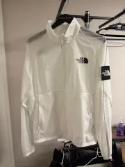 THE NORTH FACE ザノースフェイス ウィンドブレーカー