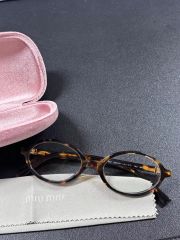 美品 ミュウミュウ リガード ウォニョン着用 サングラス べっこう柄