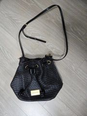 H&M クロコダイル型押し 巾着型 ハンドバッグ ブラック - メルカリ