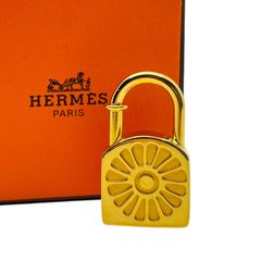HERMES SUN ひまわり 向日葵 カデナ チャーム ゴールド 1994 - メルカリ