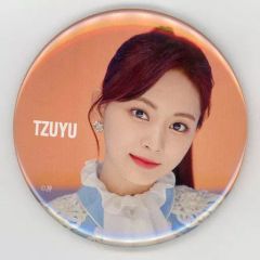 TWICE ツウィ celebrate缶バッチ - メルカリ