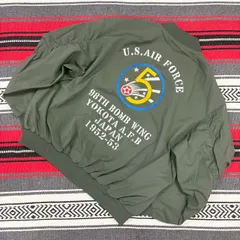 新品◎U.S.AIR FORCE刺繍【フライト ジャケット】MA-1ミリタリー ベトジャン ビンテージテイスト スカジャン スーベニア バイカー 50s ボンバー 未使用 撥水 デッドストック ストレッチ ナイロン カーキ XL/A054のサムネイル