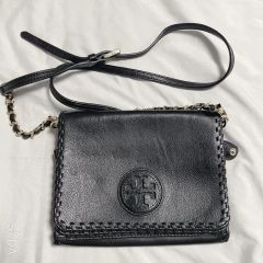 美品 トリーバーチ レザー ショルダーバッグ デカロゴ チェーン