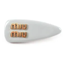 美品★Miu Miu ミュウ ミュウ 5IF092 パテントレザー ヘアクリップ パウダーブルー ロゴ金具付 バレッタ ゴールド金具 箱付き レディースのサムネイル