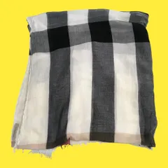 【クリーニング済み･美品】バーバリー　ストール　ノバチェック柄のサムネイル