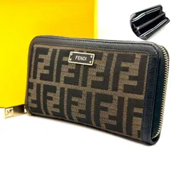 【品格は柄に宿る】　FENDI　ズッカ ラウンドファスナー 長財布 8カード ロゴプレート ゴールド金具　ブラウン×ブラックのサムネイル