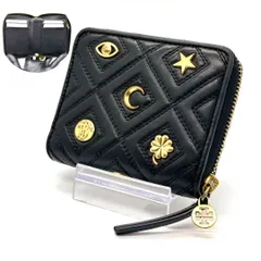 【小さな護符を纏う】　TORY BURCH　二つ折り財布 キルティング レザー フレミングチャーム ラウンドファスナー コンパクトウォレット　黒