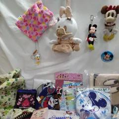 キャラクターグッズ「Disneyディズニー」色々いっぱいまとめ!! マイバッグ入り マスコット人形・ブランケット・ポーチ・シールその他 いっぱい 長期間保管 Y894