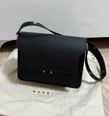 極美品 メゾンタクヤ ショルダーバッグ MAISON TAKUYA 黒 シボ革