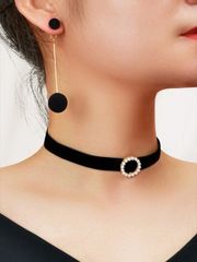 Women's Vintage Party Jewelry Set (3 pieces): Black Velvet Choker Necklace, Long Pendant, Ball Stud Earrings, Perfect for Night Parties.