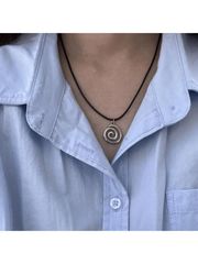 Jewelry for Women: Bohemian-style spiral design ribbon array pendant necklace, minimalist choker necklace.