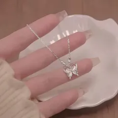 ジュエリー レディース ネックレス ペンダントネックレス 新しい中国風キャッツアイストーンバタフライスターリングシルバーネックレス女の子用、クールでニッチなデザイン、中国風のファッションと汎用性に富む