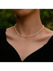 ジュエリー レディース ネックレス チョーカー 天然淡水パール チョーカーネックレス 2-3mm 1連 本物の淡水パール 米粒型 デイリー繊細ミニマリストネックレス レディースギフト 40cm 15.7インチ