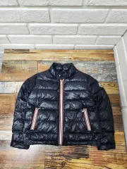 2y/正規品 モンクレール キッズ ワッペン 軽量ダウン ブラックのサムネイル