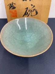 【441301055624】 青磁 隆作 茶碗 抹茶碗 平茶碗 貫入 氷裂紋 茶道具 共箱あり 現状品のサムネイル