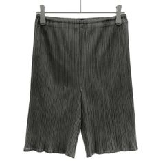 PLEATS PLEASE ISSEY MIYAKE プリーツショートパンツ - メルカリ